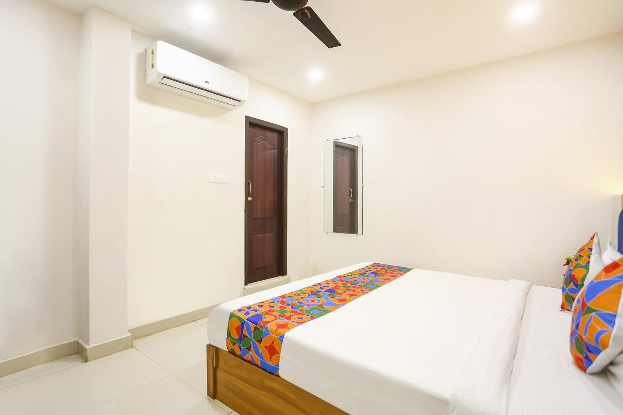 Fabhotel Hari Kunj 900 M From Kashi Vishwanath Temple Benares Buitenkant foto