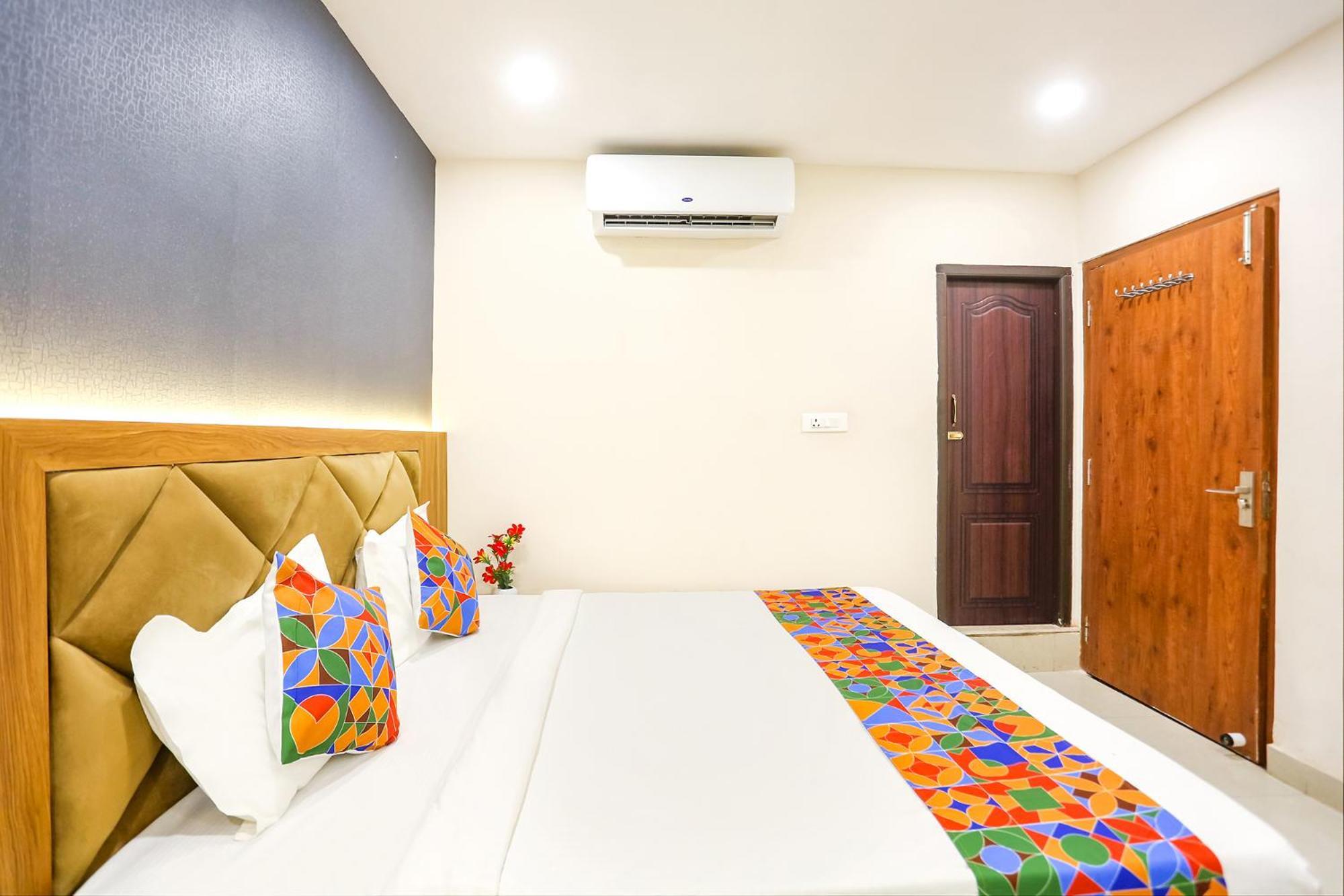 Fabhotel Hari Kunj 900 M From Kashi Vishwanath Temple Benares Buitenkant foto