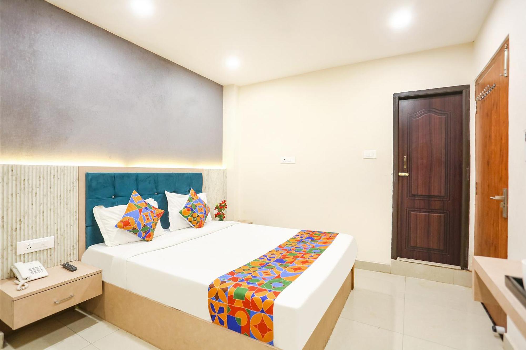 Fabhotel Hari Kunj 900 M From Kashi Vishwanath Temple Benares Buitenkant foto