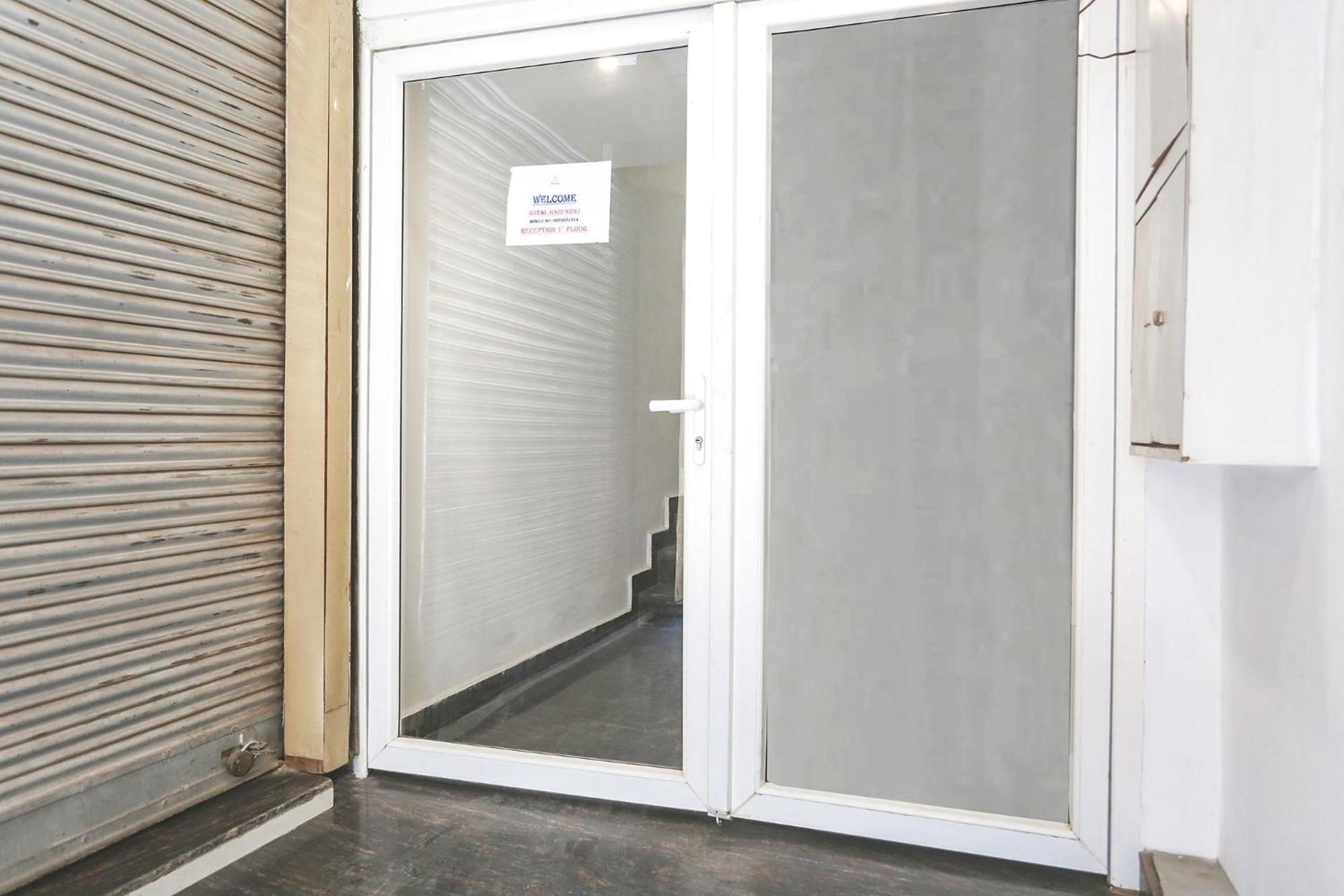 Fabhotel Hari Kunj 900 M From Kashi Vishwanath Temple Benares Buitenkant foto